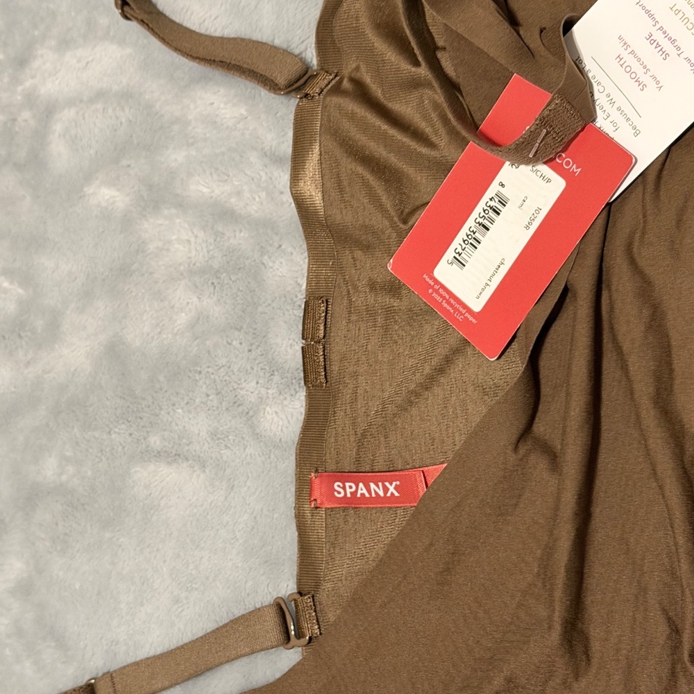 SPANXshape™ Invisible Cami - Picture 4 of 5